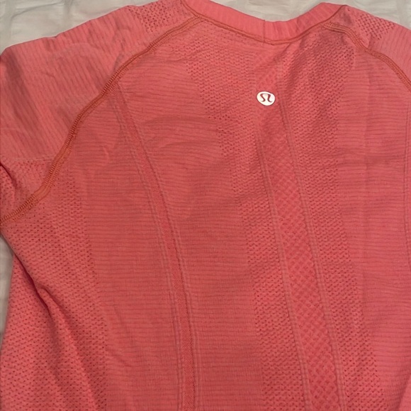 Lululemon- swiftly tech long sleeve shirt 2.0; size 4, coral color - Picture 4 of 4